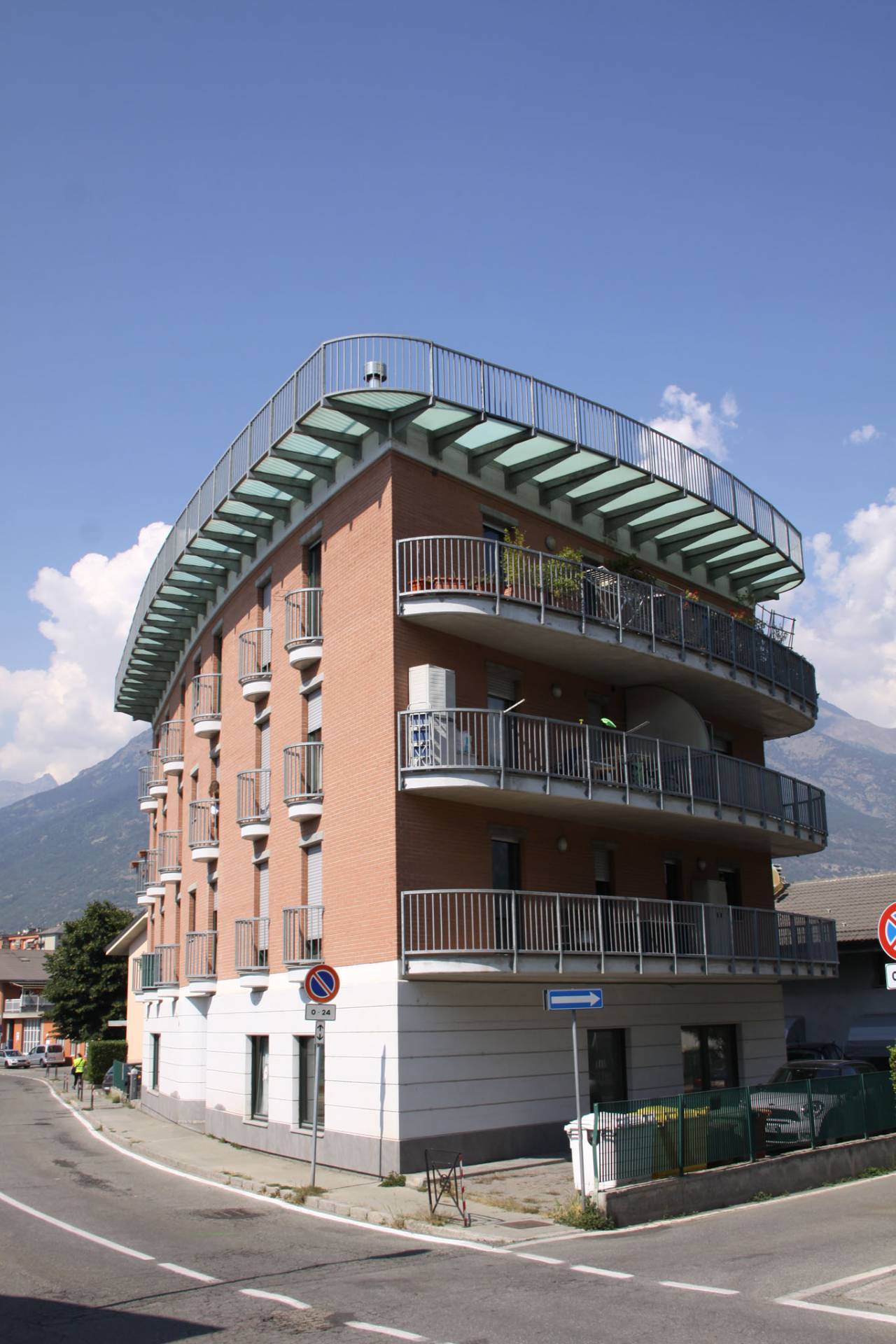 Ufficio / Studio a Aosta in Vendita
