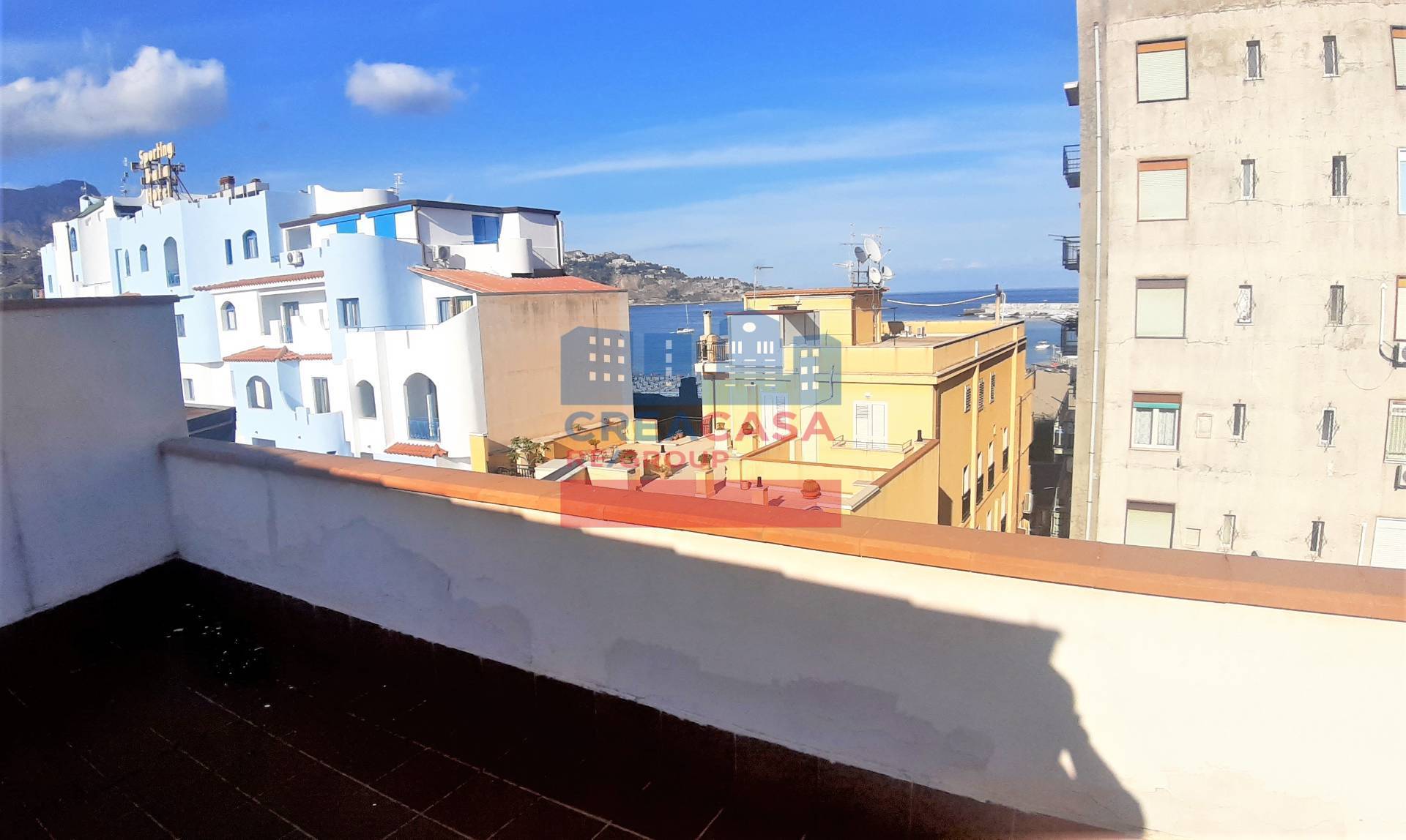 Appartamento in vendita a Giardini-Naxos, 6 locali, zona Località: centro, prezzo € 210.000 | PortaleAgenzieImmobiliari.it