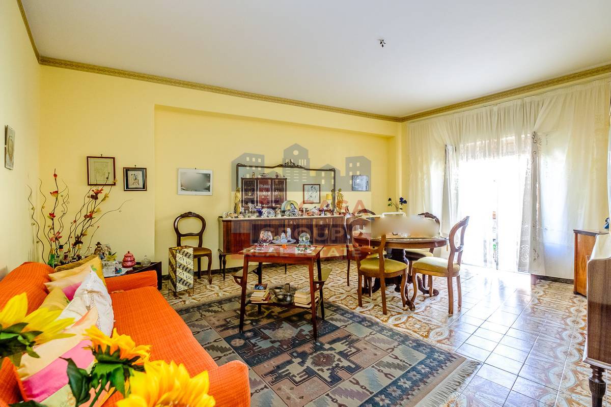 Appartamento in vendita a Giardini-Naxos, 5 locali, zona Località: chianchitta, prezzo € 87.000 | PortaleAgenzieImmobiliari.it
