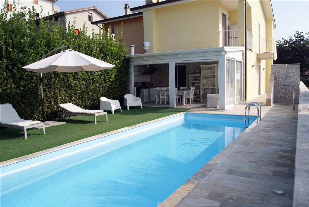 Villa a Schiera in vendita a Grottammare, 6 locali, prezzo € 480.000 | CambioCasa.it