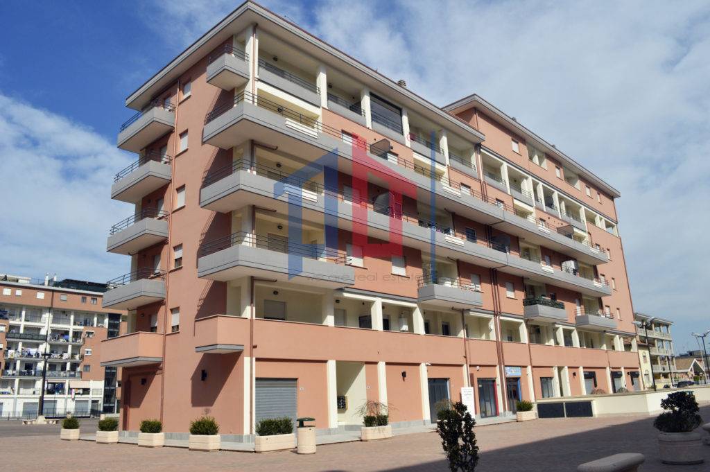 Appartamento in vendita a Aprilia, 3 locali, zona ro, prezzo € 150.000 | PortaleAgenzieImmobiliari.it