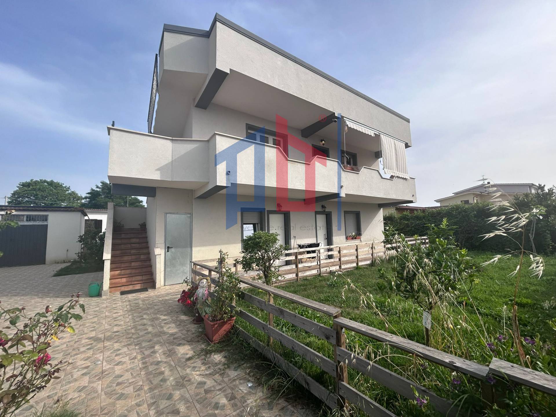 Villa in vendita a Ardea, 7 locali, zona Località: MarinadiArdea, prezzo € 280.000 | PortaleAgenzieImmobiliari.it