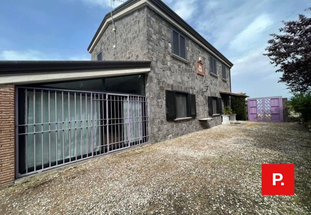 Villa in vendita a Caserta, 10 locali, prezzo € 480.000 | PortaleAgenzieImmobiliari.it