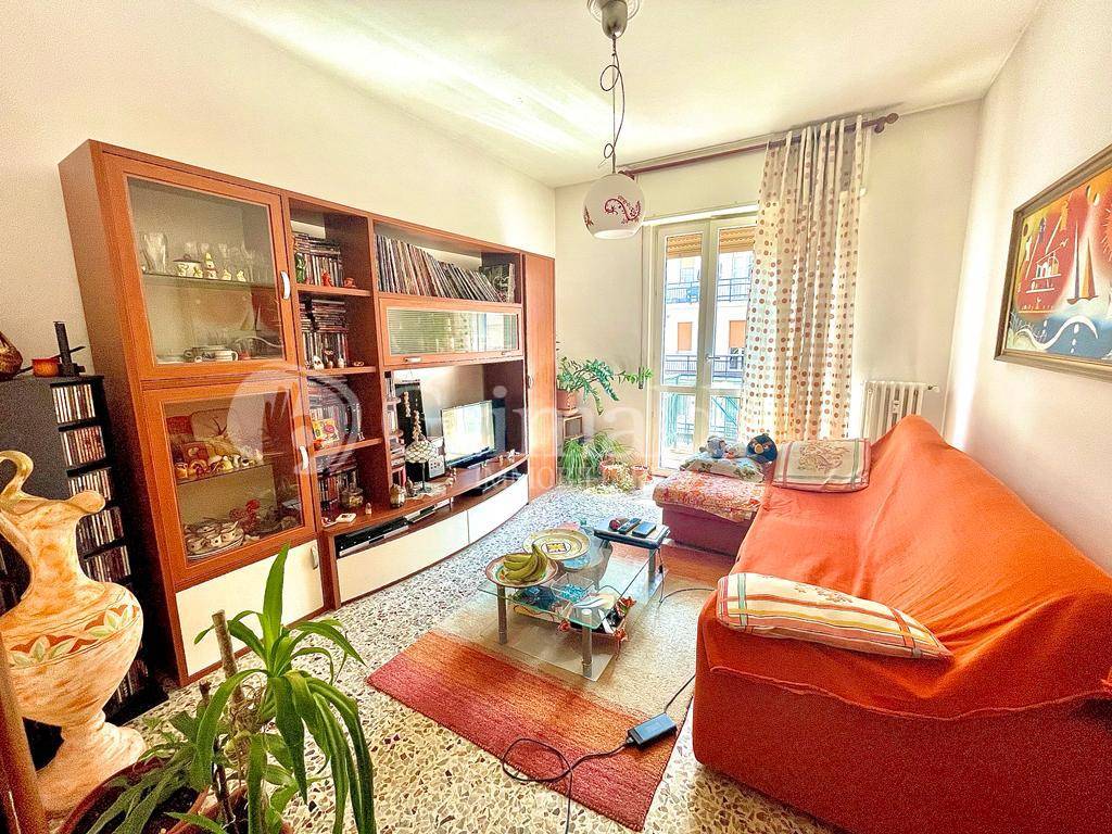 Appartamento in vendita a Carnate, 3 locali, prezzo € 125.000 | PortaleAgenzieImmobiliari.it
