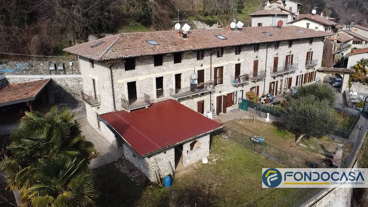Villa Bifamiliare in vendita a Castelli Calepio, 7 locali, prezzo € 230.000 | PortaleAgenzieImmobiliari.it