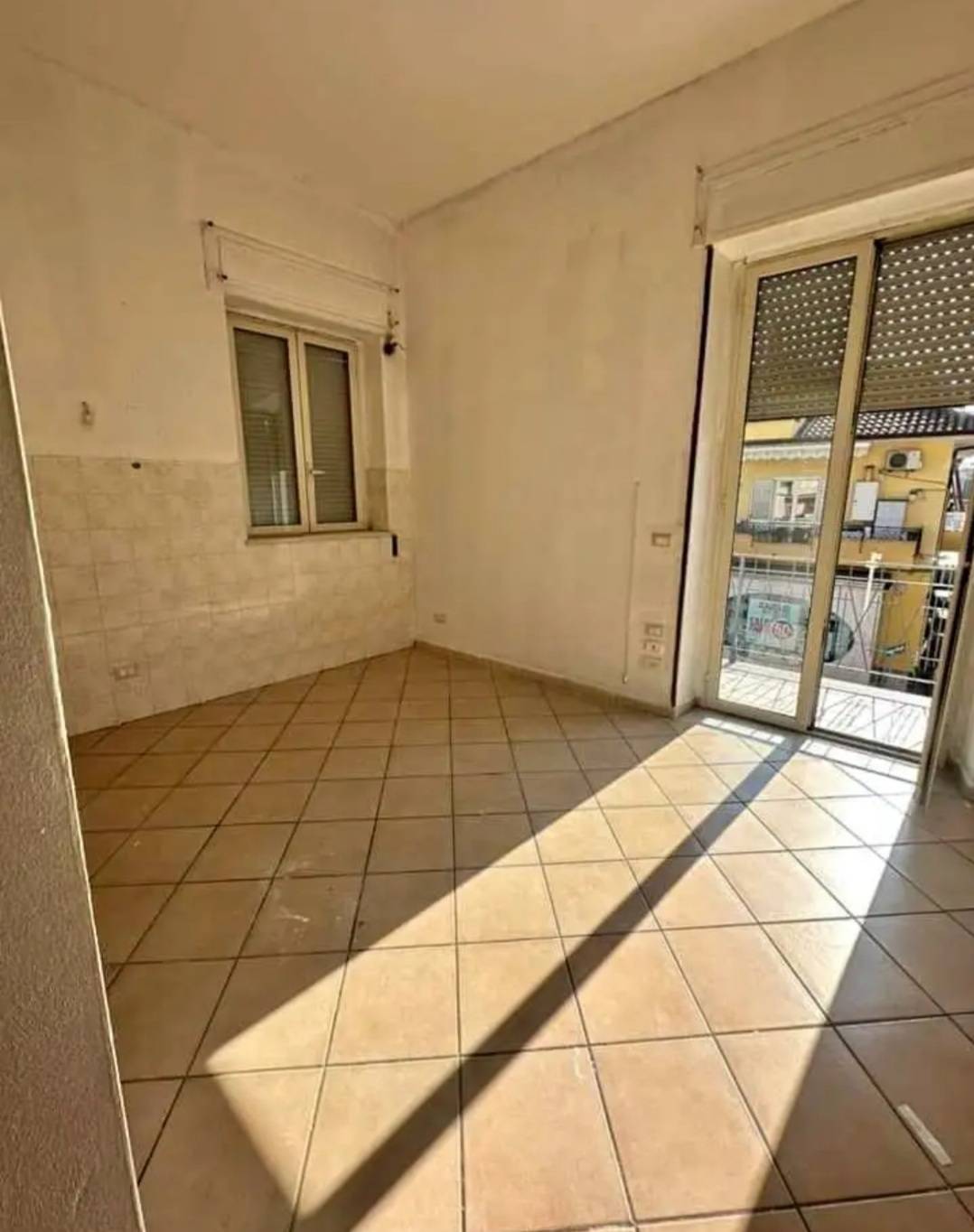 Appartamento in affitto a Giugliano in Campania, 3 locali, prezzo € 500 | PortaleAgenzieImmobiliari.it