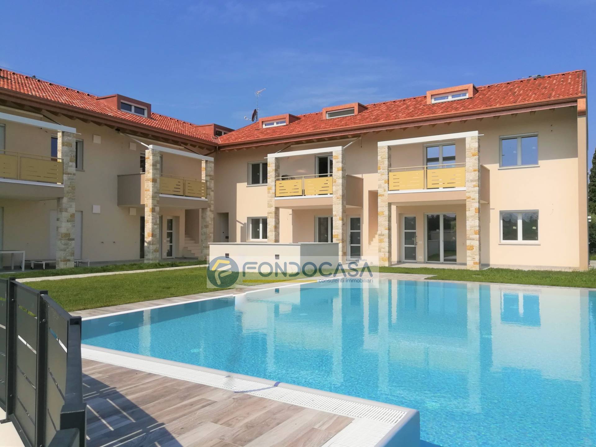 Appartamento in vendita a Castelnuovo del Garda, 4 locali, zona hi, prezzo € 425.000 | PortaleAgenzieImmobiliari.it