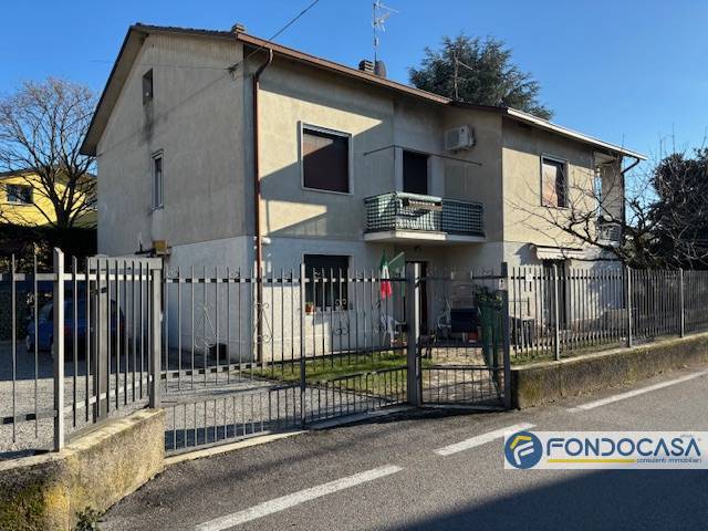 Appartamento in vendita a Palazzolo sull'Oglio, 5 locali, prezzo € 199.900 | PortaleAgenzieImmobiliari.it