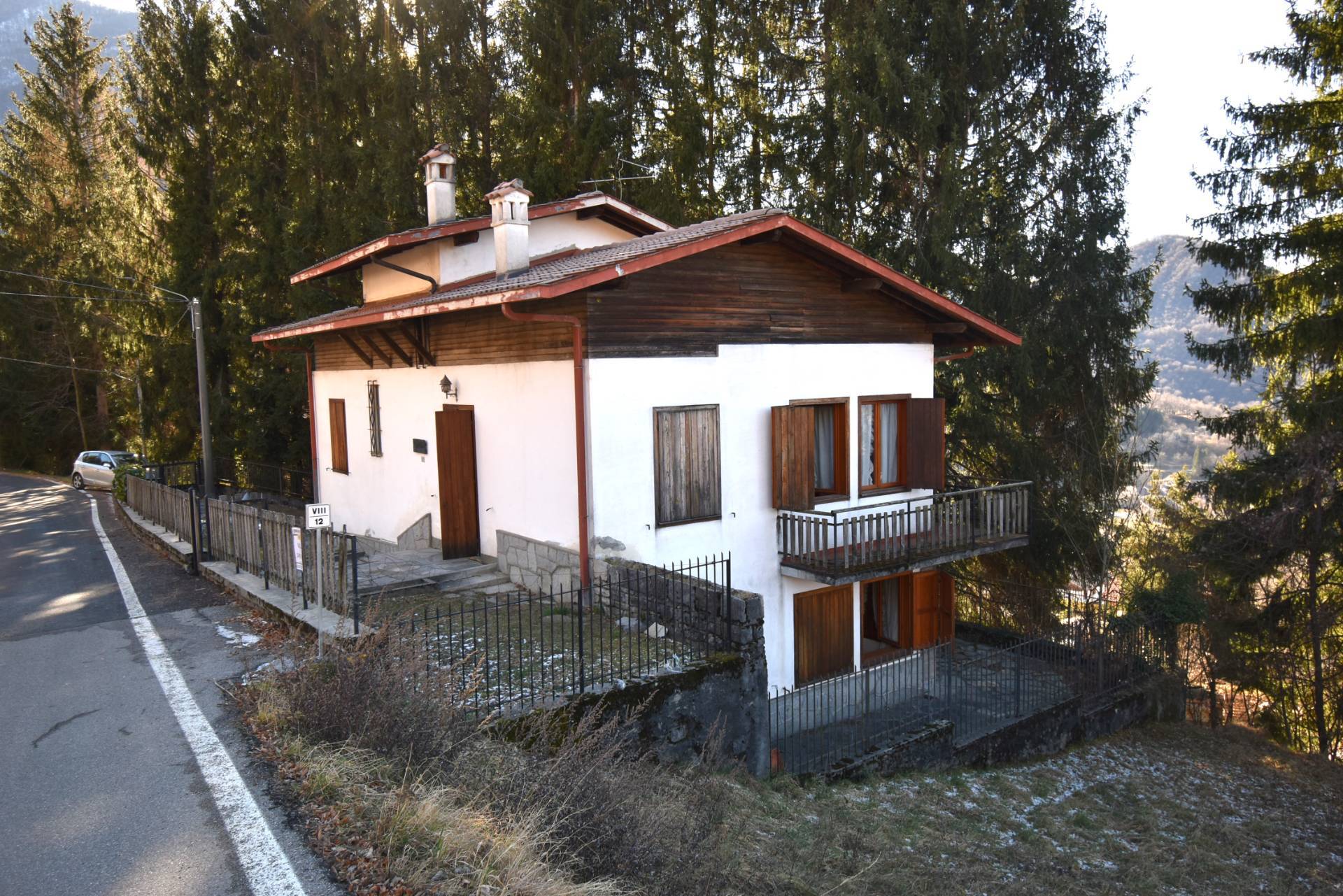 Villa in vendita a Esino Lario, 3 locali, zona allo, prezzo € 95.000 | PortaleAgenzieImmobiliari.it