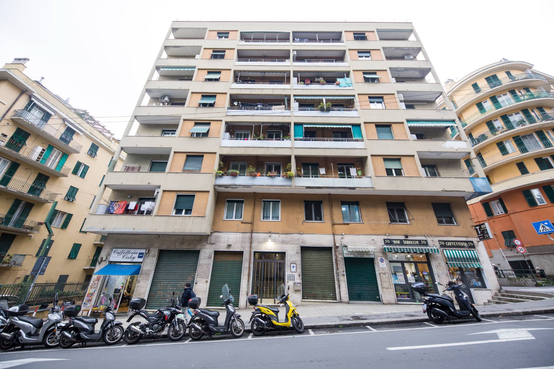 Appartamento in vendita a Genova, 6 locali, zona Località: SanFruttuoso, prezzo € 99.000 | PortaleAgenzieImmobiliari.it