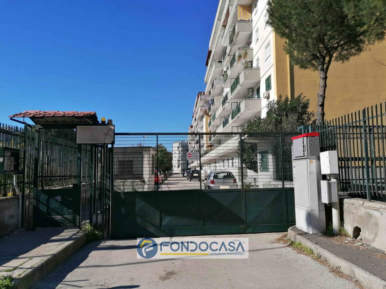 Appartamento in vendita a Melito di Napoli, 4 locali, prezzo € 85.000 | PortaleAgenzieImmobiliari.it