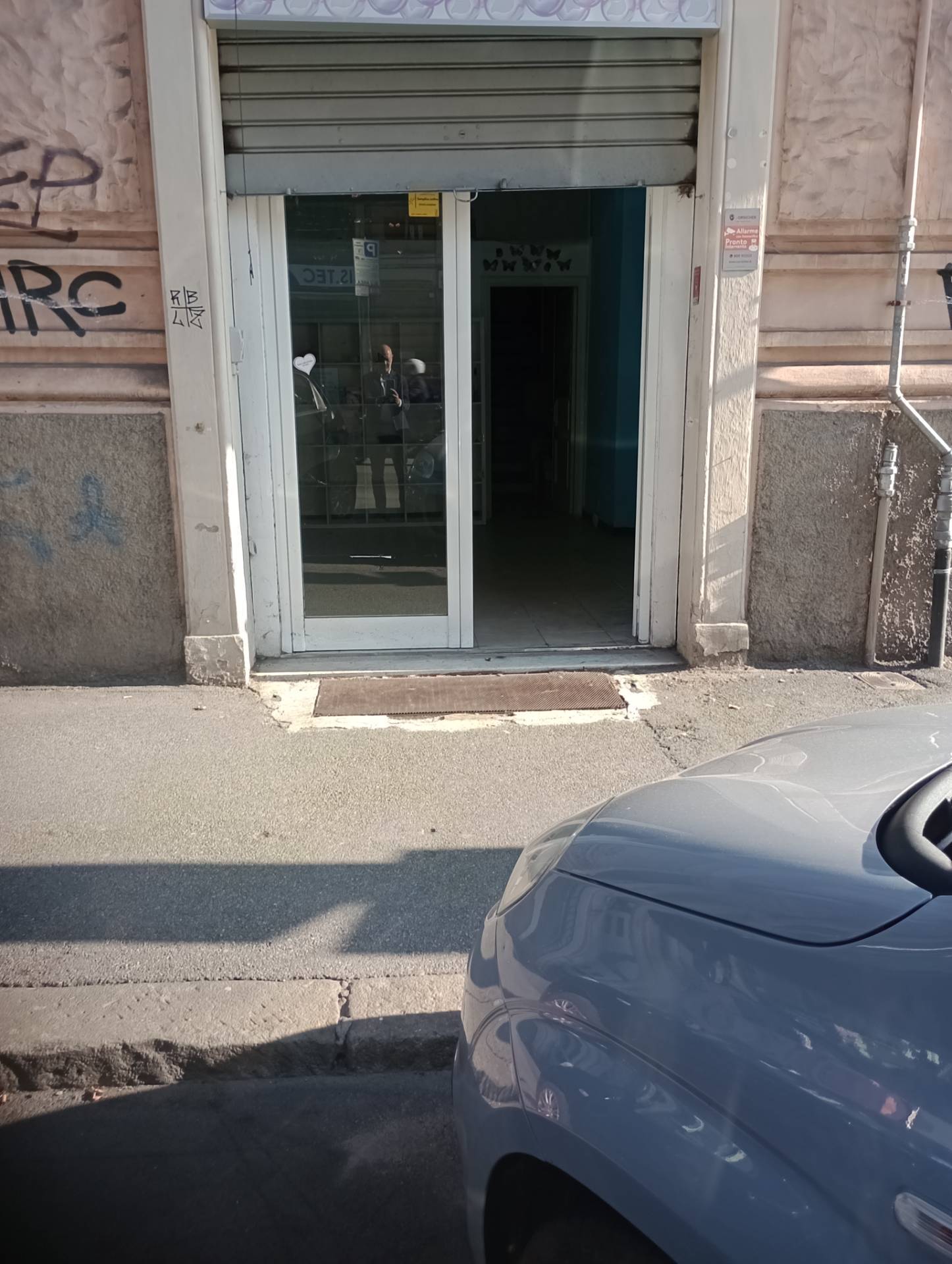 Negozio / Locale in affitto a Genova, 9999 locali, zona Località: SanFruttuoso, prezzo € 600 | PortaleAgenzieImmobiliari.it