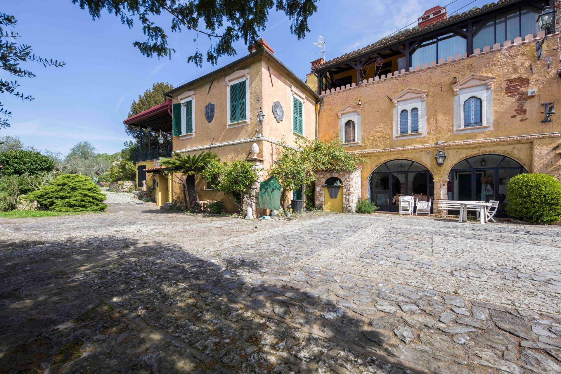 Villa in vendita a Finale Ligure, 20 locali, zona Località: Perti, Trattative riservate | PortaleAgenzieImmobiliari.it