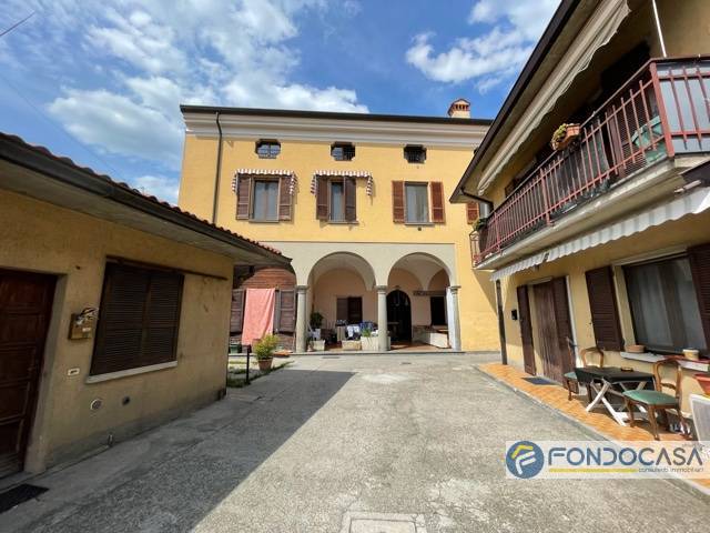 Appartamento in vendita a Palazzolo sull'Oglio, 3 locali, prezzo € 99.900 | PortaleAgenzieImmobiliari.it