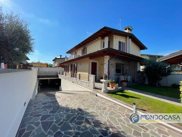Villa Bifamiliare in vendita a Berlingo, 7 locali, prezzo € 395.000 | PortaleAgenzieImmobiliari.it