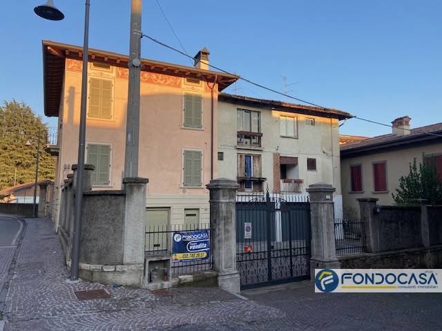 Appartamento in vendita a Palazzolo sull'Oglio, 5 locali, prezzo € 65.000 | PortaleAgenzieImmobiliari.it