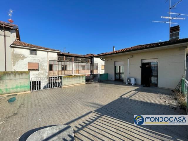 Appartamento in vendita a Grumello del Monte, 3 locali, prezzo € 139.900 | CambioCasa.it
