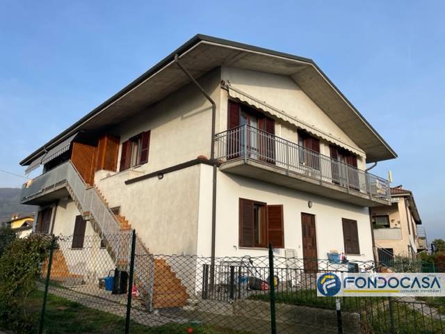 Appartamento in vendita a Grumello del Monte, 3 locali, prezzo € 145.000 | CambioCasa.it