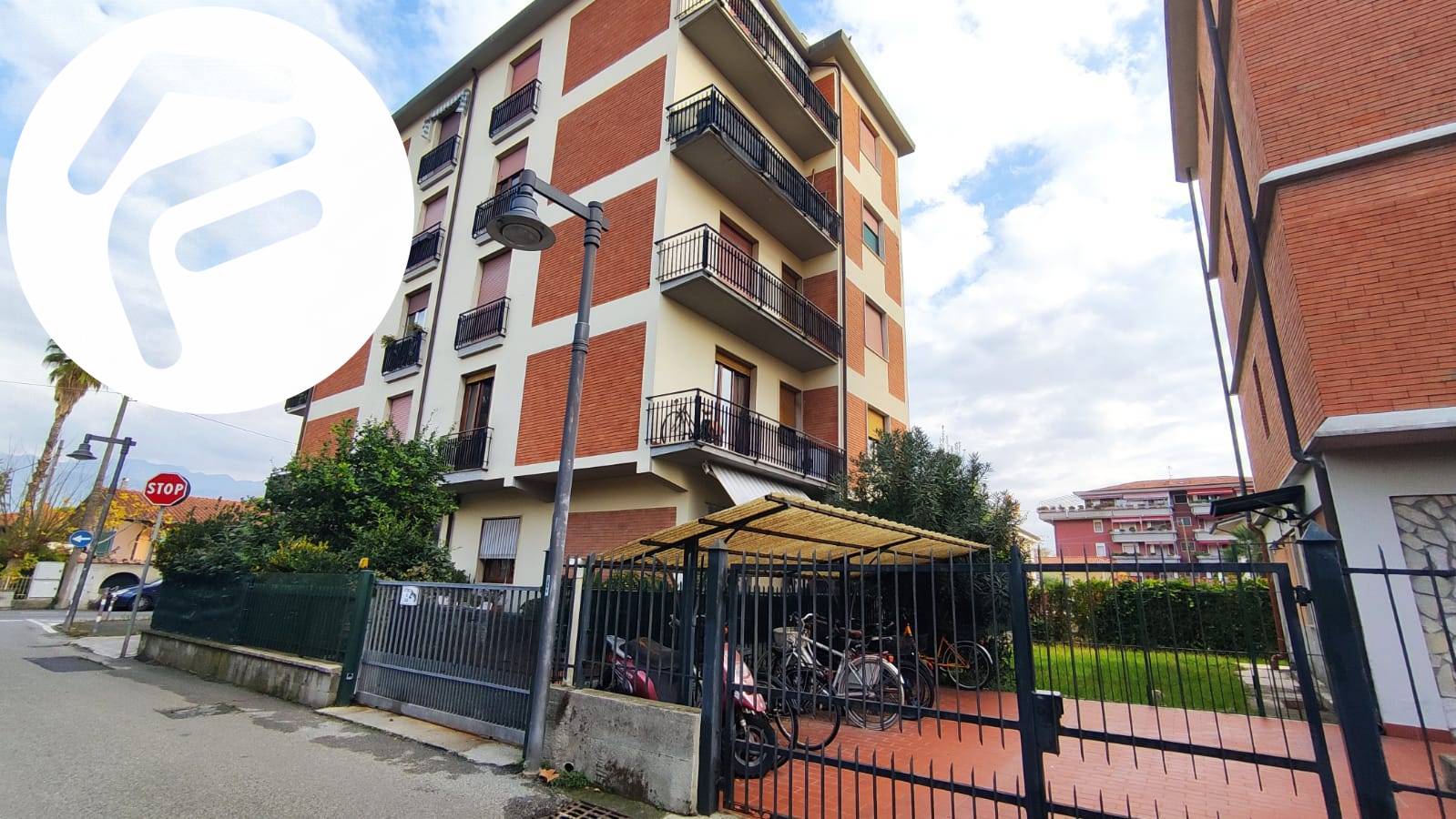 Appartamento in vendita a Massa, 5 locali, zona Località: MarinadiMassa, prezzo € 190.000 | PortaleAgenzieImmobiliari.it