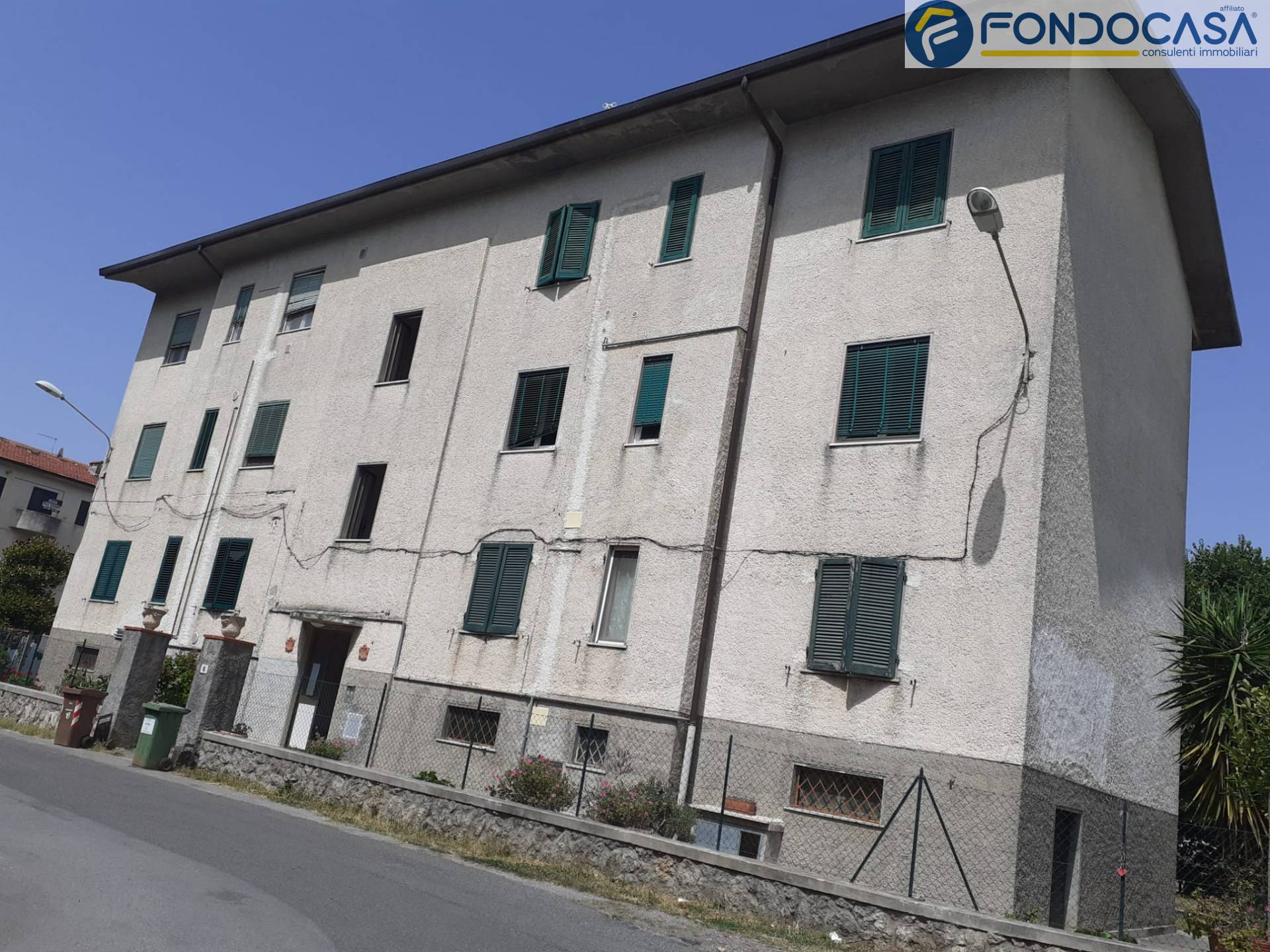 Appartamento in vendita a Pietrasanta, 4 locali, prezzo € 125.000 | PortaleAgenzieImmobiliari.it