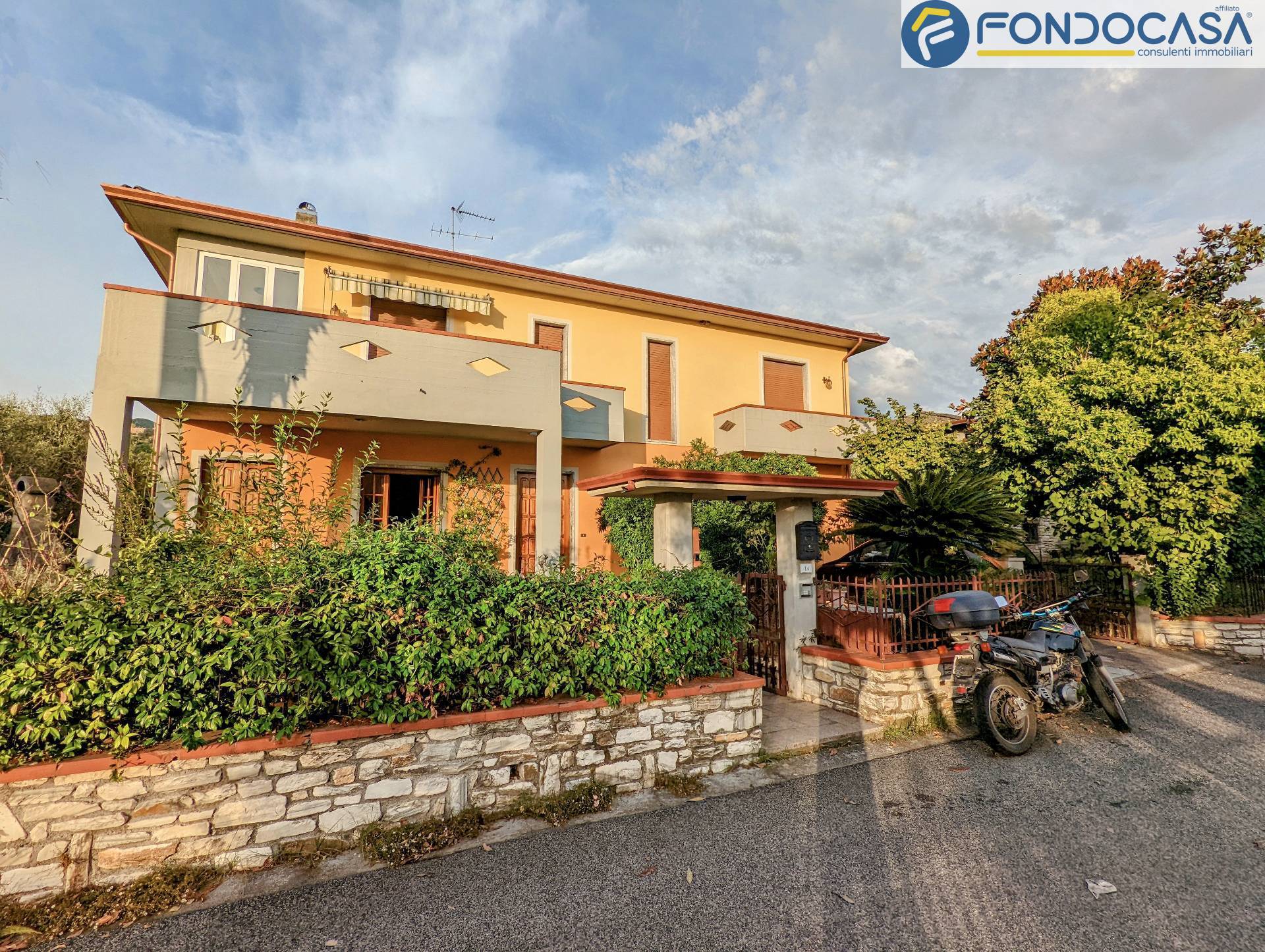 Appartamento in vendita a Castelnuovo Magra, 6 locali, zona cciara, prezzo € 310.000 | PortaleAgenzieImmobiliari.it