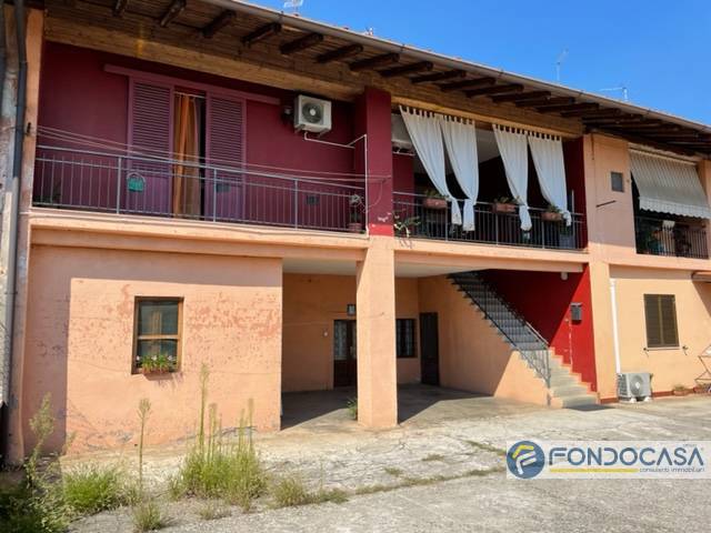 Appartamento in vendita a Chiari, 4 locali, prezzo € 49.900 | CambioCasa.it