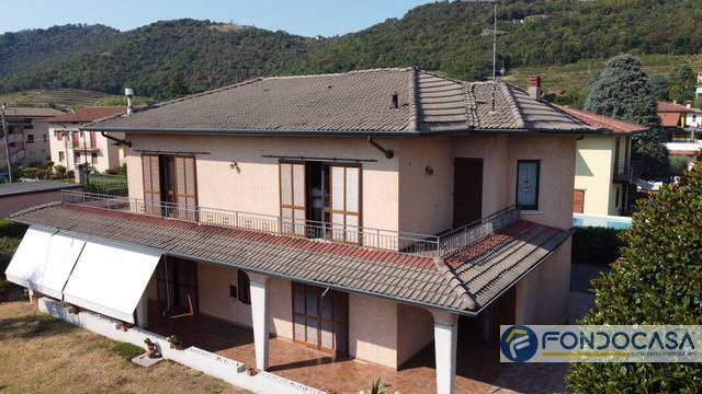 Villa Bifamiliare in vendita a Rovato, 5 locali, prezzo € 220.000 | PortaleAgenzieImmobiliari.it