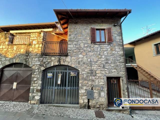 Appartamento in vendita a Adrara San Martino, 4 locali, prezzo € 68.000 | PortaleAgenzieImmobiliari.it