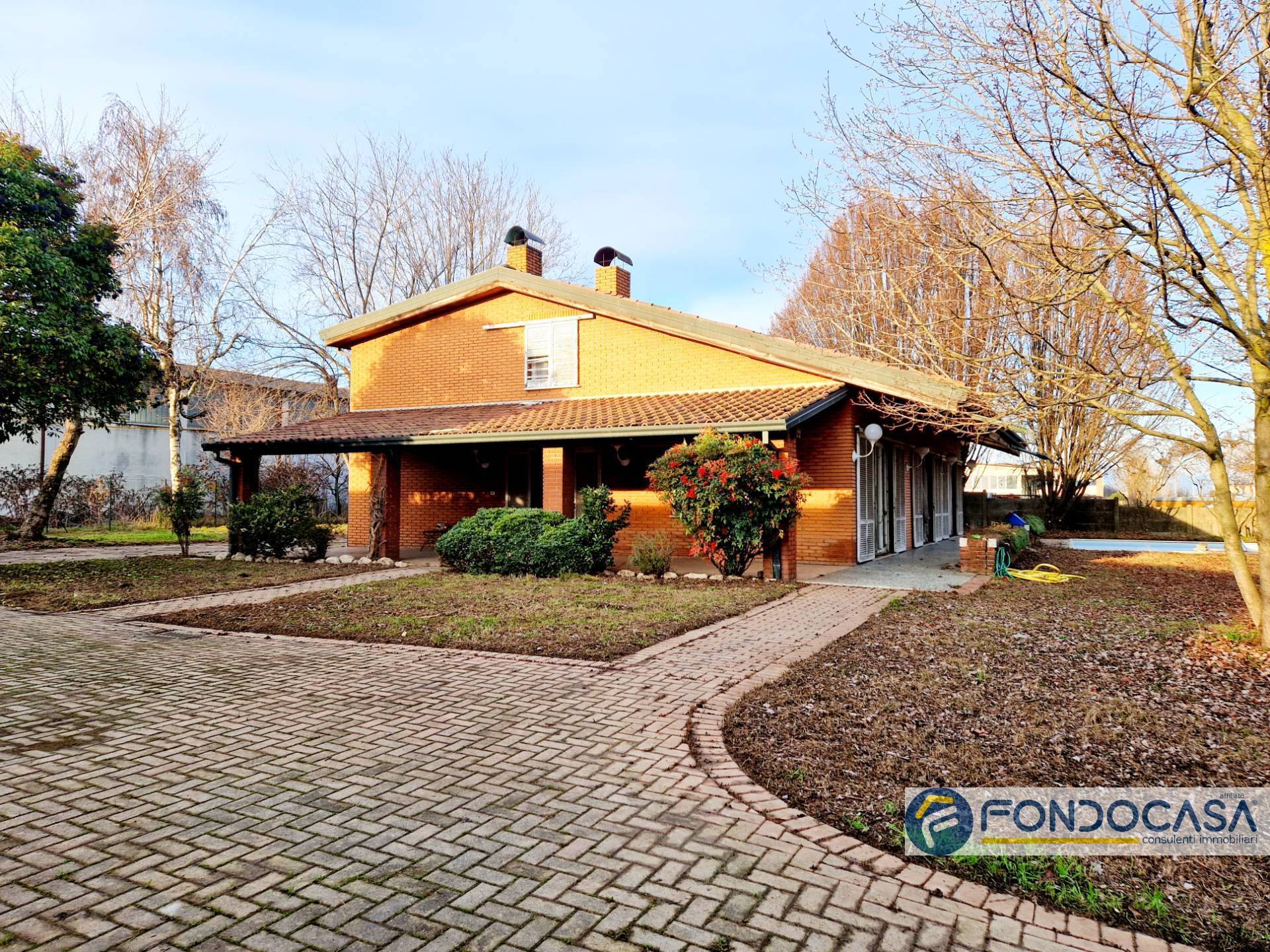 Villa in vendita a Verolanuova, 9 locali, prezzo € 220.000 | PortaleAgenzieImmobiliari.it