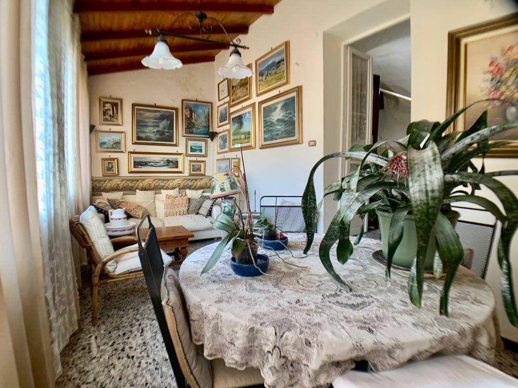 Appartamento in vendita a Rocchetta Nervina, 6 locali, prezzo € 150.000 | PortaleAgenzieImmobiliari.it