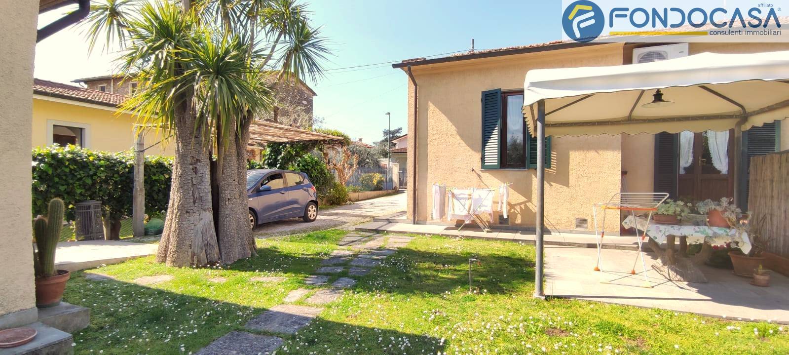 Villa in vendita a Forte dei Marmi, 8 locali, zona na, prezzo € 650.000 | PortaleAgenzieImmobiliari.it
