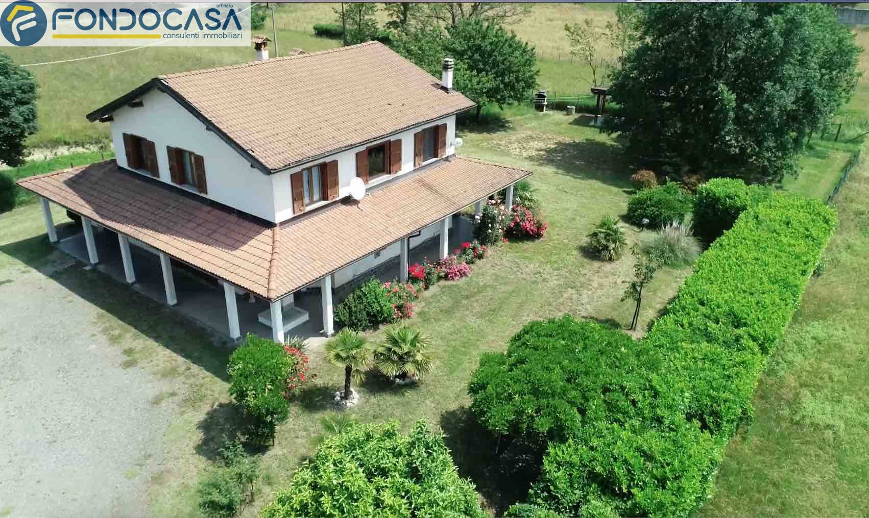 Villa in vendita a Casaleggio Boiro, 8 locali, prezzo € 370.000 | PortaleAgenzieImmobiliari.it