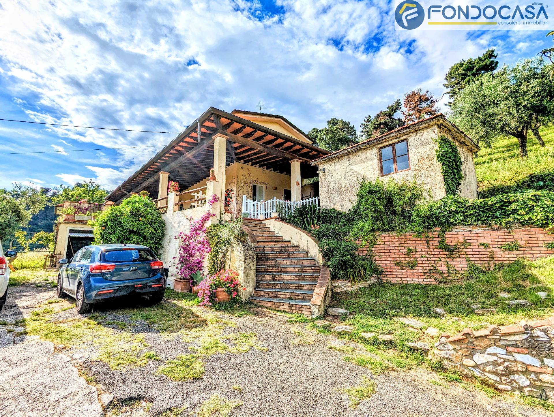 Villa in vendita a Pietrasanta, 5 locali, zona ttoia, prezzo € 500.000 | PortaleAgenzieImmobiliari.it