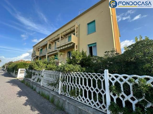 Appartamento in vendita a Massa, 3 locali, zona Località: MarinadiMassa, prezzo € 235.000 | PortaleAgenzieImmobiliari.it