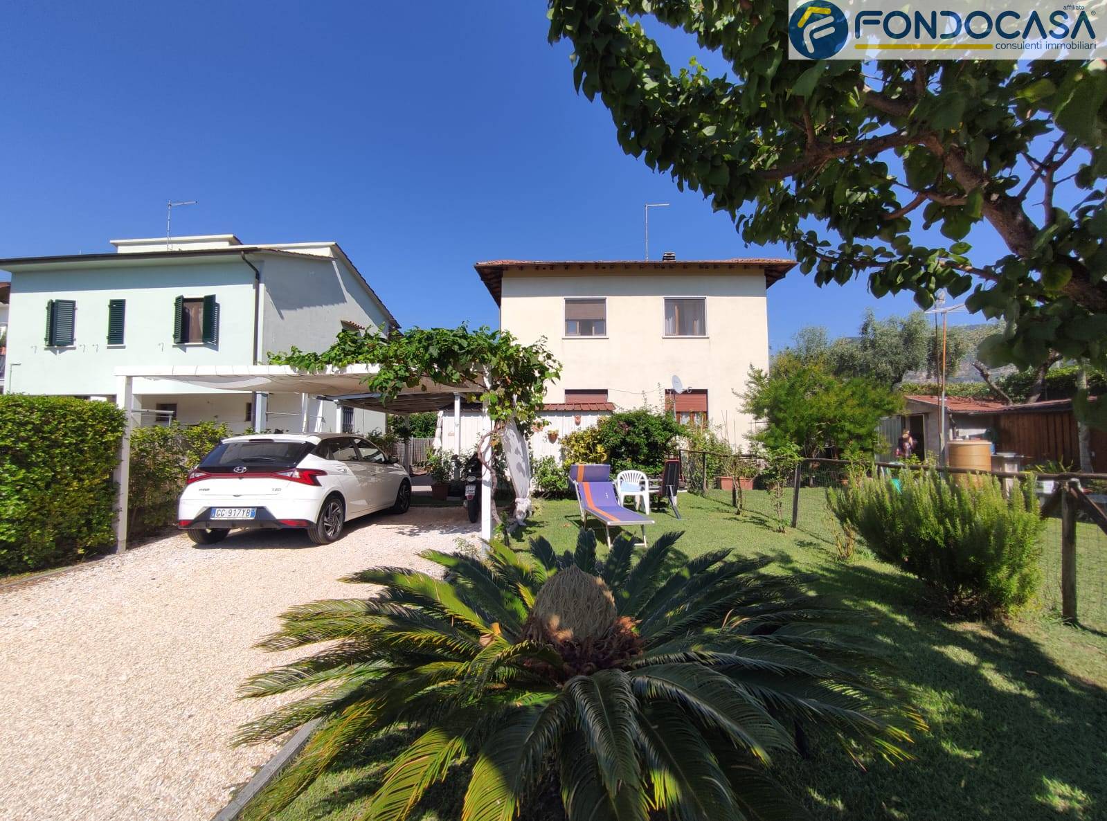 Villa Bifamiliare in vendita a Seravezza, 5 locali, zona ceta, prezzo € 350.000 | PortaleAgenzieImmobiliari.it