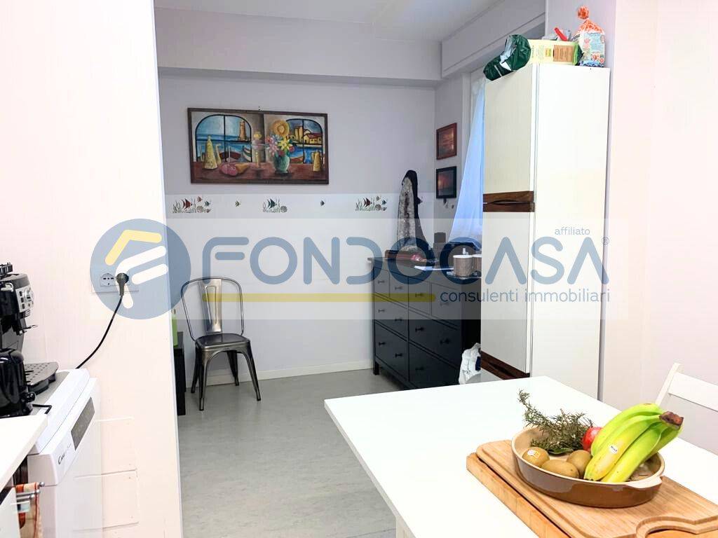 Appartamento in vendita a Bordighera, 4 locali, prezzo € 190.000 | PortaleAgenzieImmobiliari.it