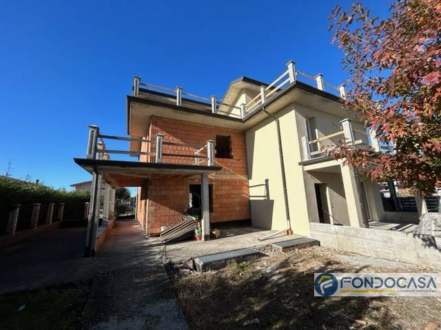 Villa Bifamiliare in vendita a Castrezzato, 7 locali, prezzo € 169.900 | PortaleAgenzieImmobiliari.it