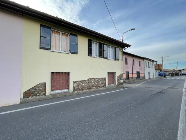 Appartamento in vendita a Rovato, 3 locali, prezzo € 78.000 | PortaleAgenzieImmobiliari.it
