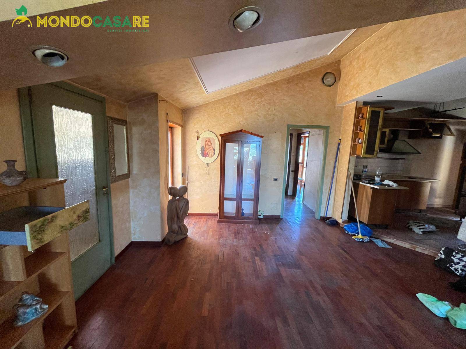 Appartamento in vendita a Guidonia Montecelio, 4 locali, prezzo € 115.000 | CambioCasa.it