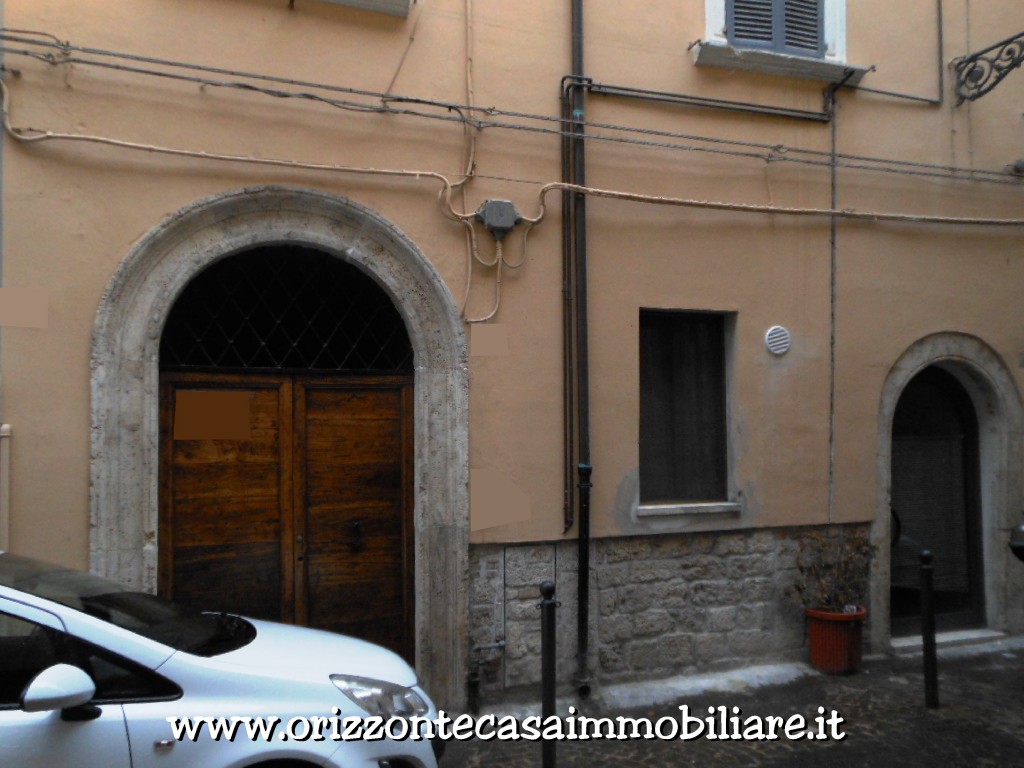 Appartamento in vendita a Ascoli Piceno, 7 locali, zona Località: CentroStorico, prezzo € 185.000 | CambioCasa.it