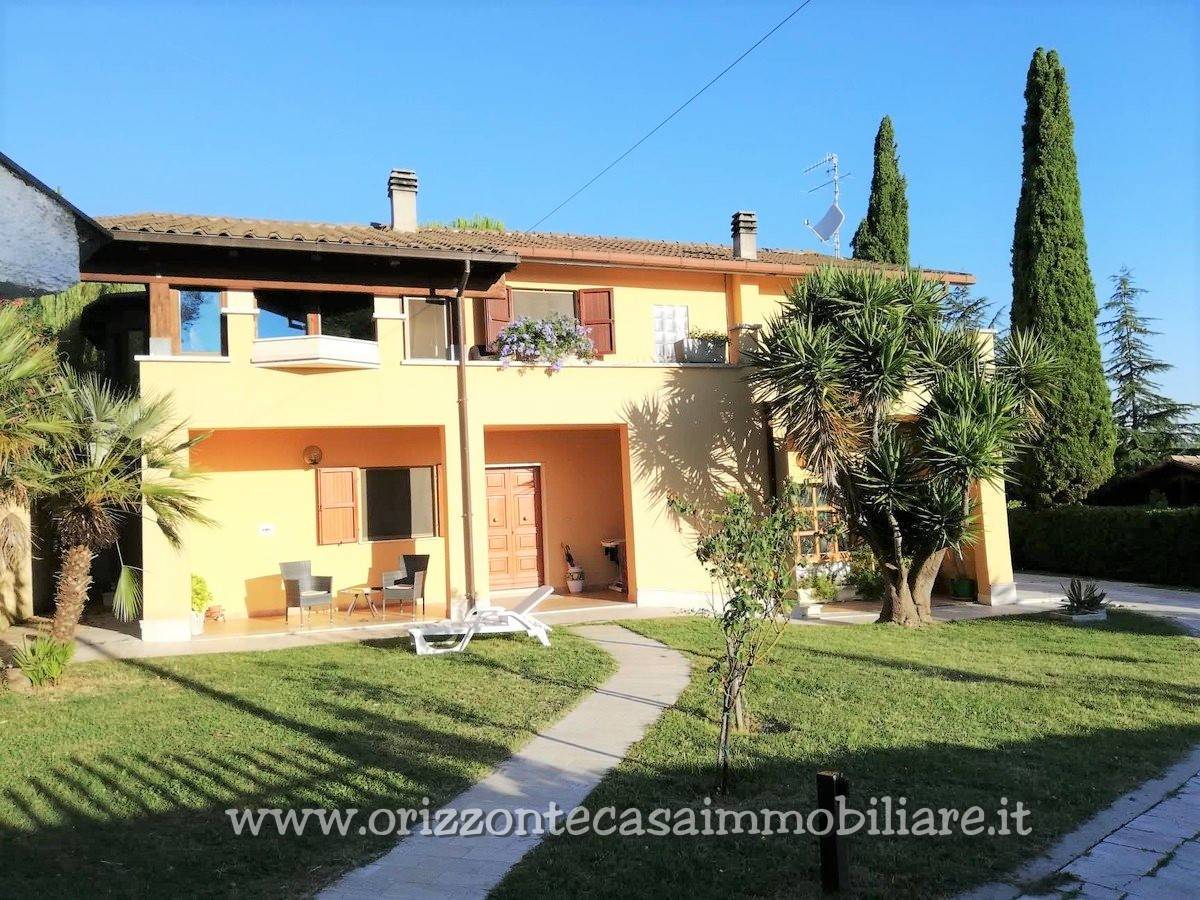 Villa in vendita a Maltignano, 10 locali, prezzo € 300.000 | PortaleAgenzieImmobiliari.it