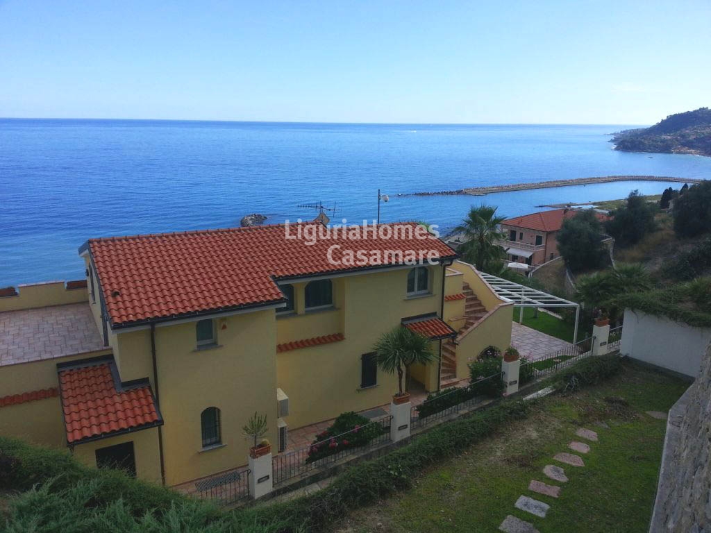 Villa in vendita a Ospedaletti, 12 locali, prezzo € 3.900.000 | CambioCasa.it