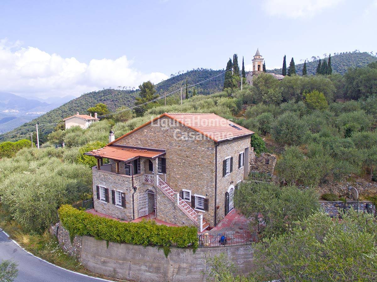 Villa in vendita a Alassio, 11 locali, prezzo € 490.000 | PortaleAgenzieImmobiliari.it