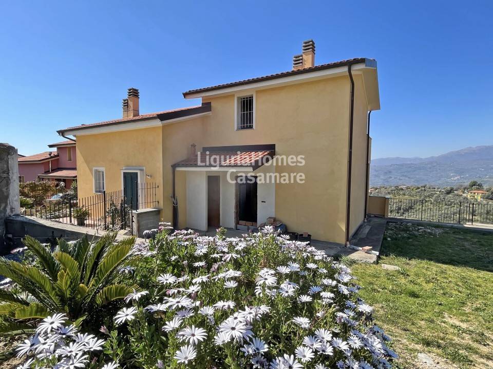 Villa in vendita a Imperia, 6 locali, prezzo € 260.000 | PortaleAgenzieImmobiliari.it