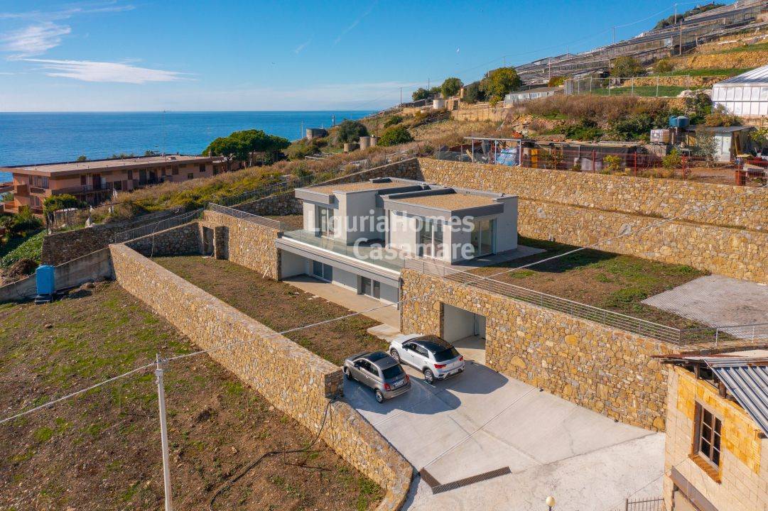 Villa in vendita a Santo Stefano al Mare, 10 locali, prezzo € 1.450.000 | PortaleAgenzieImmobiliari.it