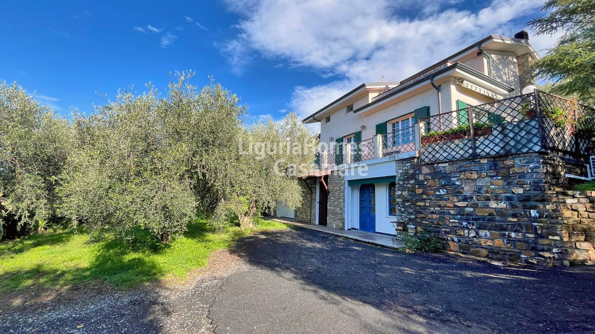 Villa in vendita a Imperia, 13 locali, prezzo € 490.000 | PortaleAgenzieImmobiliari.it
