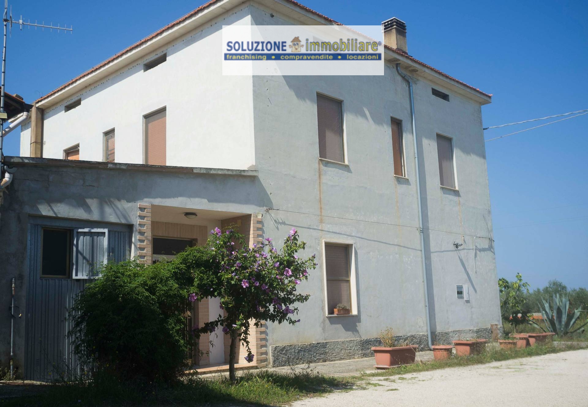 Appartamento in vendita a Torrevecchia Teatina, 10 locali, prezzo € 97.000 | PortaleAgenzieImmobiliari.it