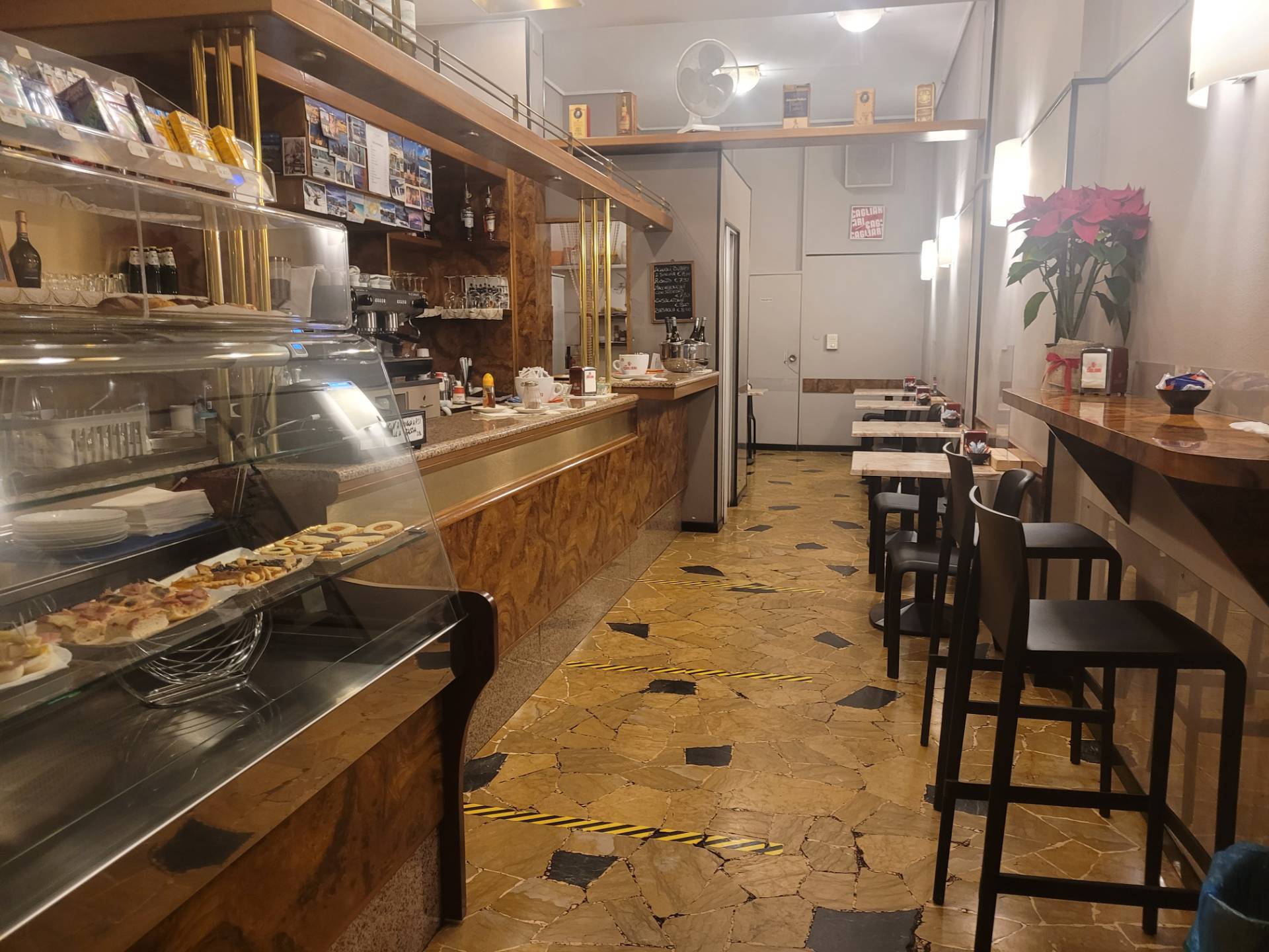 Bar in vendita a Mantova, 9999 locali, prezzo € 18.000 | PortaleAgenzieImmobiliari.it
