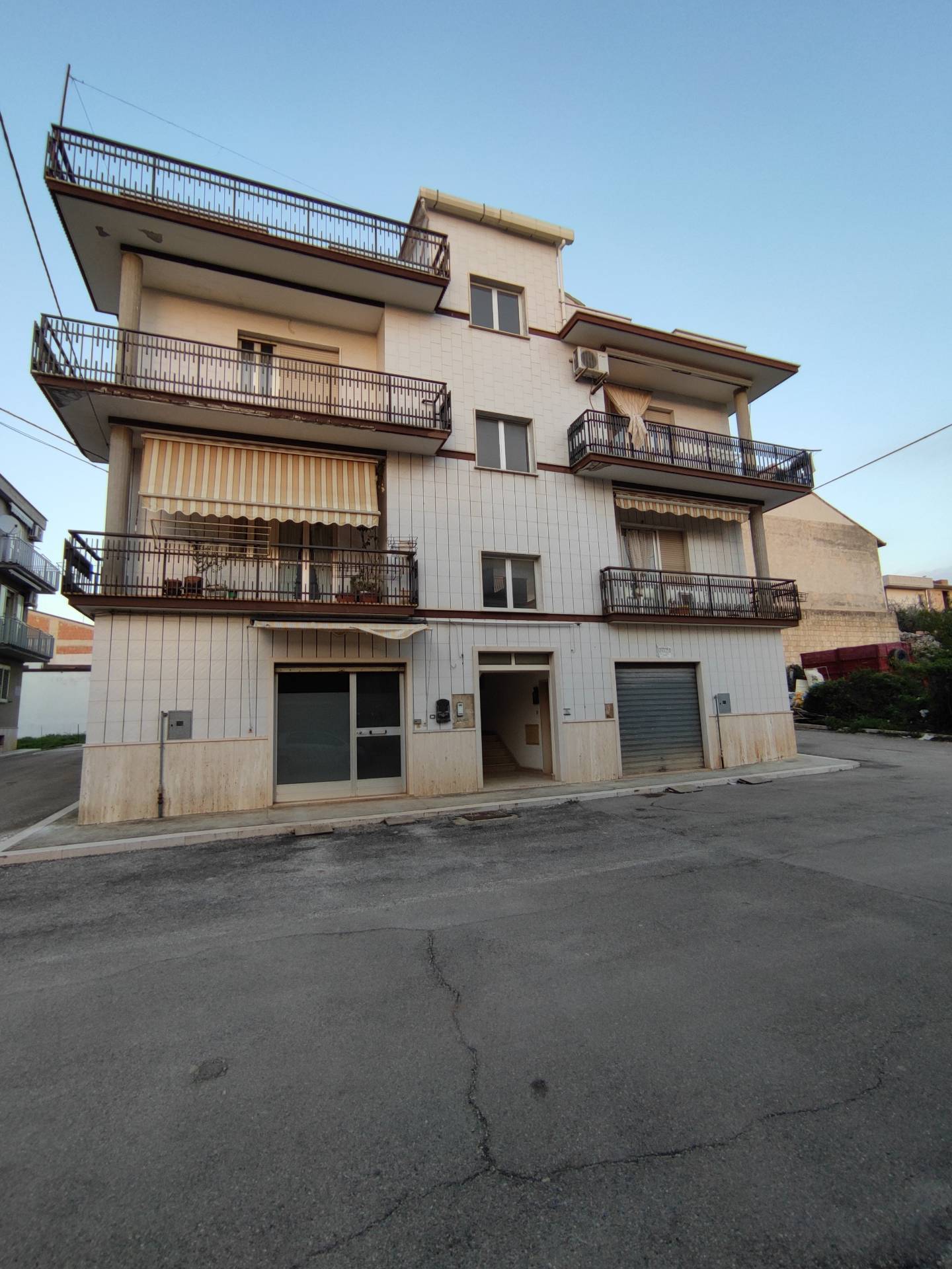Appartamento in vendita a San Nicandro Garganico, 5 locali, zona Località: STAZIONE, prezzo € 88.000 | PortaleAgenzieImmobiliari.it