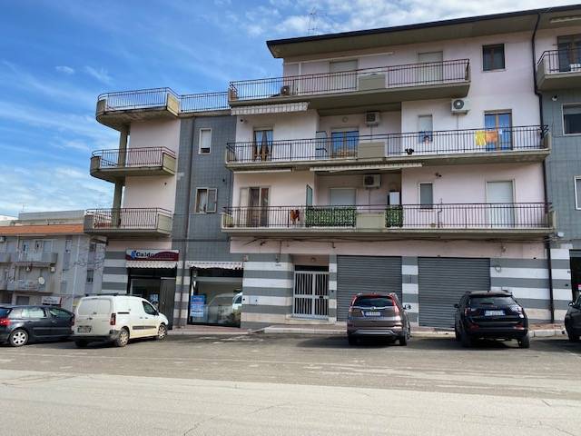 Appartamento in vendita a San Nicandro Garganico, 4 locali, zona Località: VIATORREMILETO, prezzo € 53.000 | PortaleAgenzieImmobiliari.it